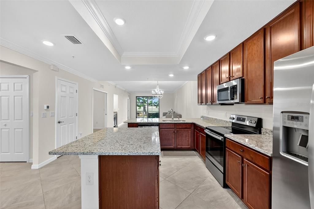 Active With Contract: $385,000 (2 beds, 2 baths, 1329 Square Feet)