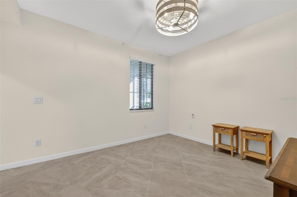 Active With Contract: $385,000 (2 beds, 2 baths, 1329 Square Feet)