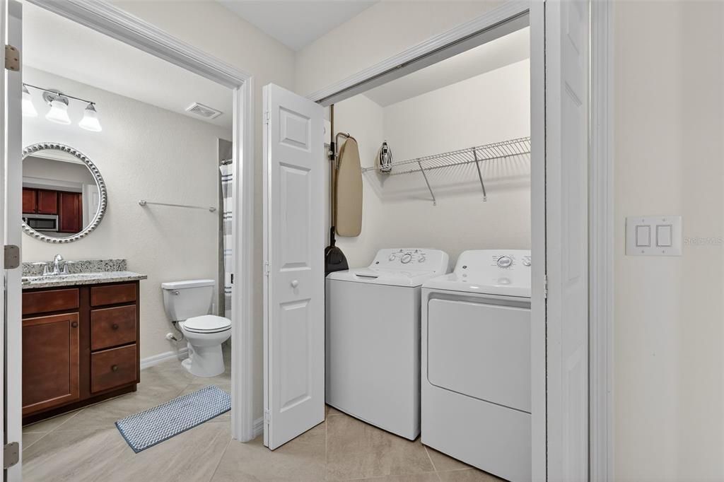 Active With Contract: $385,000 (2 beds, 2 baths, 1329 Square Feet)