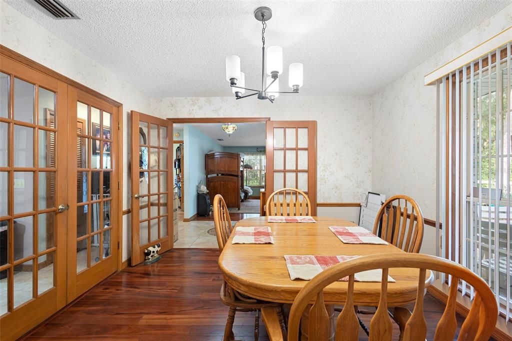 For Sale: $375,000 (3 beds, 2 baths, 2038 Square Feet)