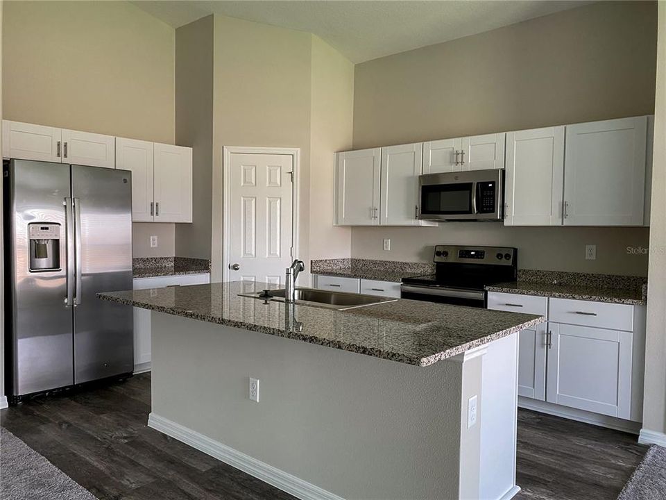 出租: $2,350 (4 贝兹, 2 浴室, 1850 平方英尺)