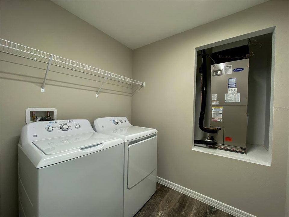 出租: $2,350 (4 贝兹, 2 浴室, 1850 平方英尺)