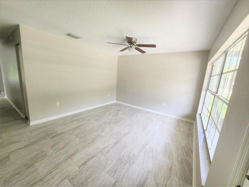 For Rent: $2,000 (4 beds, 2 baths, 1636 Square Feet)