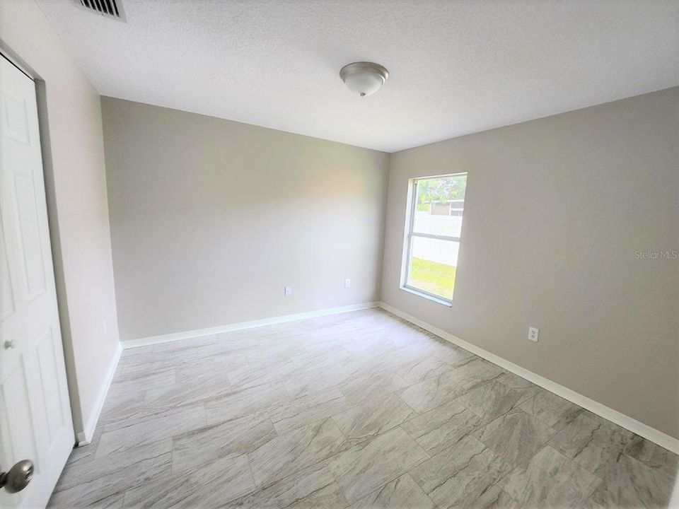 For Rent: $2,000 (4 beds, 2 baths, 1636 Square Feet)