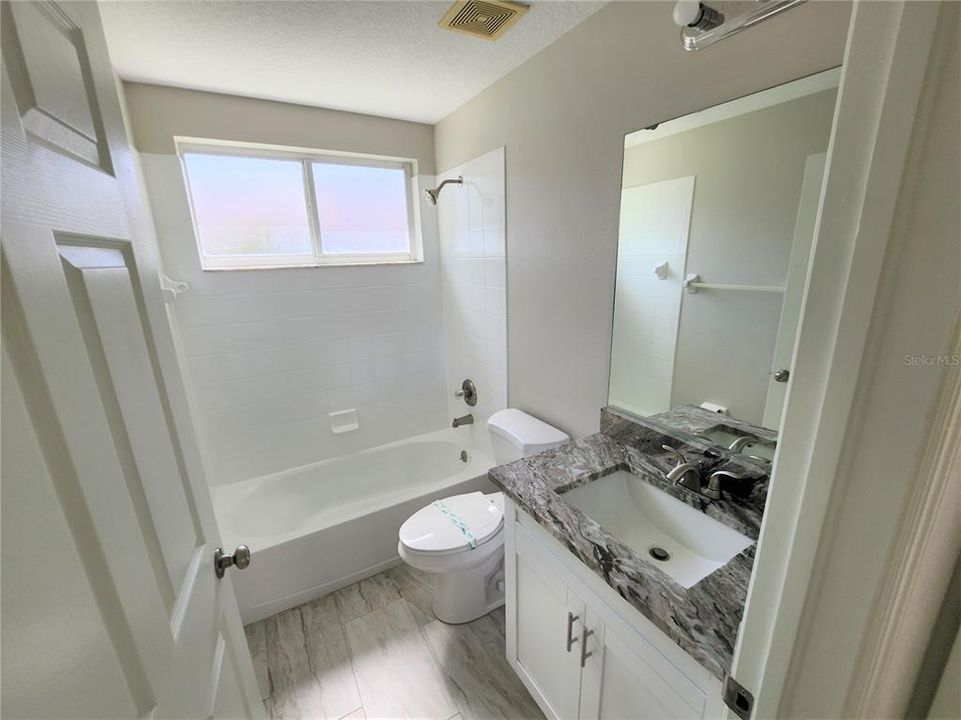 For Rent: $2,000 (4 beds, 2 baths, 1636 Square Feet)