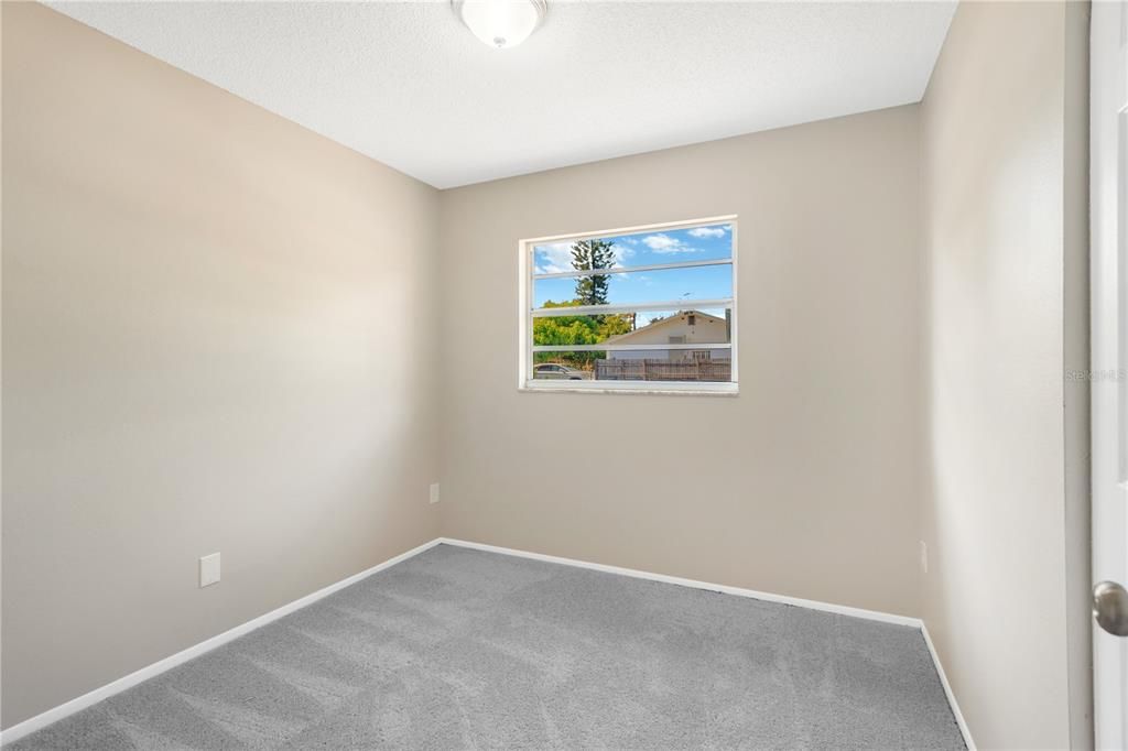 На продажу: $299,900 (3 спален, 1 ванн, 861 Квадратных фут)