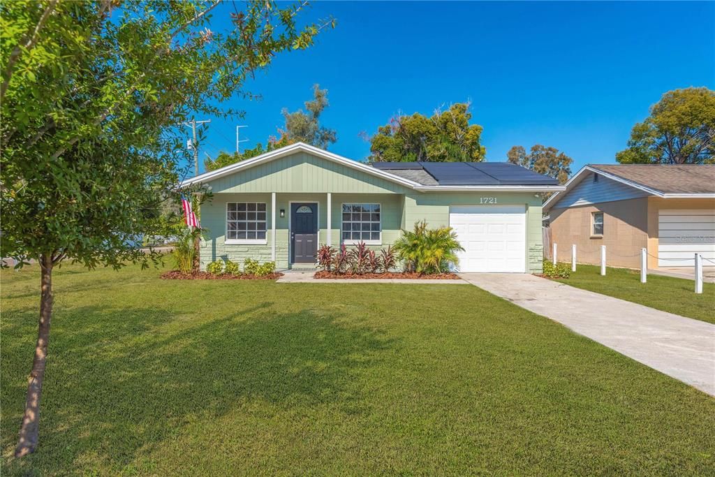 На продажу: $299,900 (3 спален, 1 ванн, 861 Квадратных фут)