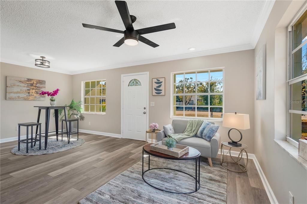 На продажу: $299,900 (3 спален, 1 ванн, 861 Квадратных фут)