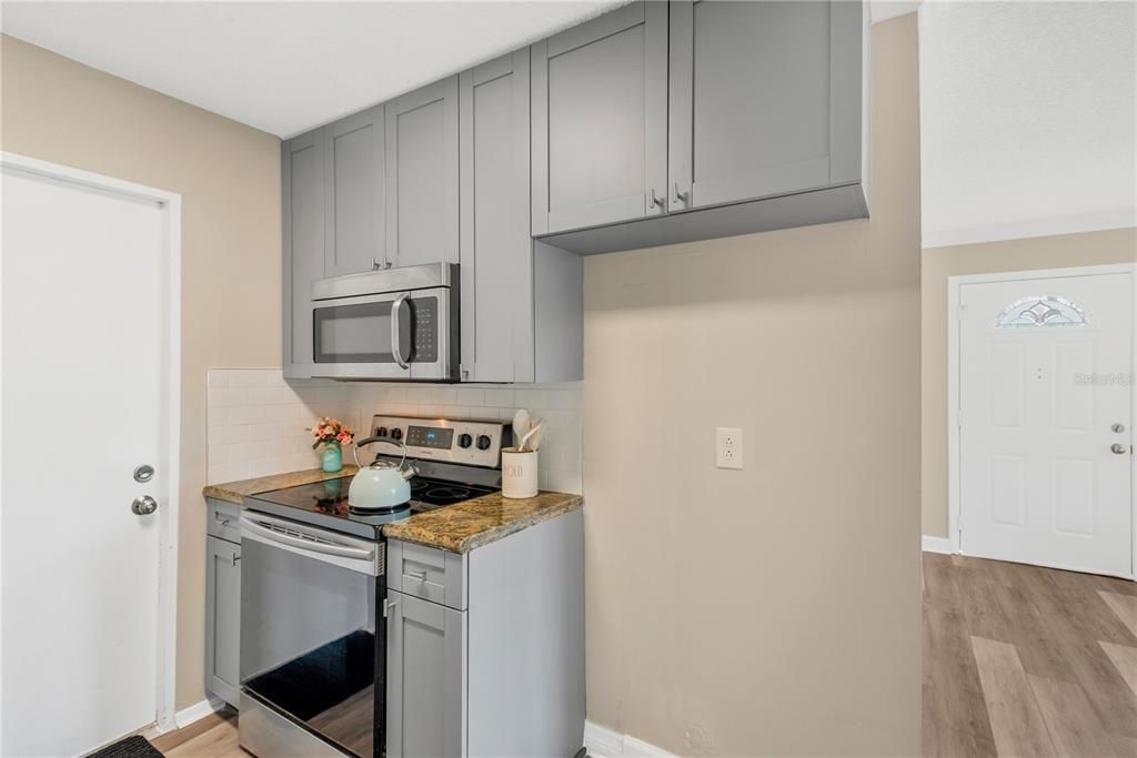 На продажу: $299,900 (3 спален, 1 ванн, 861 Квадратных фут)