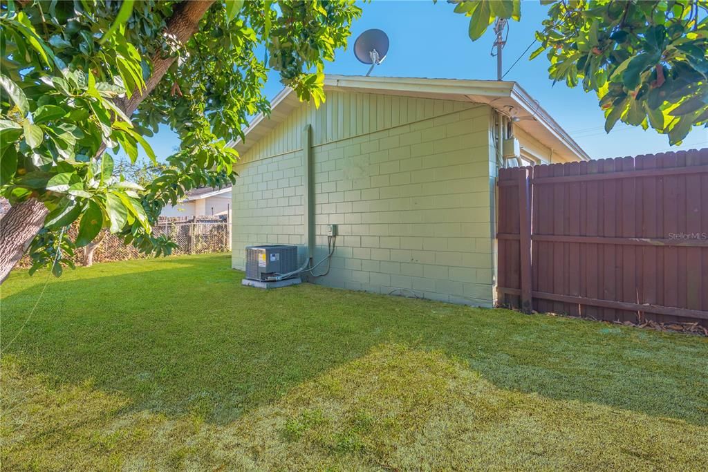 На продажу: $299,900 (3 спален, 1 ванн, 861 Квадратных фут)