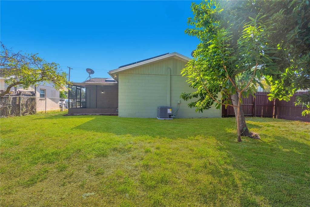 На продажу: $299,900 (3 спален, 1 ванн, 861 Квадратных фут)