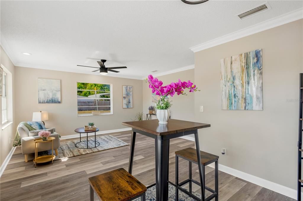 На продажу: $299,900 (3 спален, 1 ванн, 861 Квадратных фут)