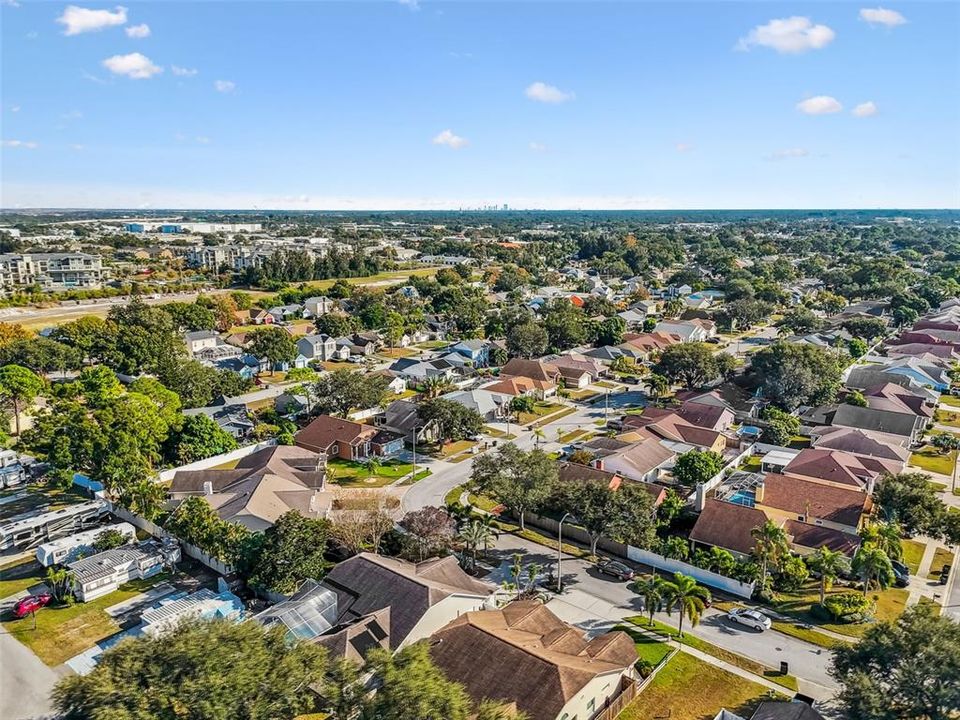 Под контрактом: $585,000 (4 спален, 3 ванн, 2078 Квадратных фут)