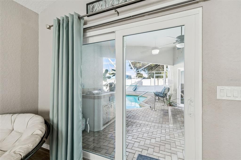 Под контрактом: $585,000 (4 спален, 3 ванн, 2078 Квадратных фут)