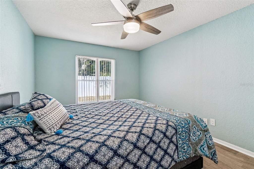 Под контрактом: $585,000 (4 спален, 3 ванн, 2078 Квадратных фут)