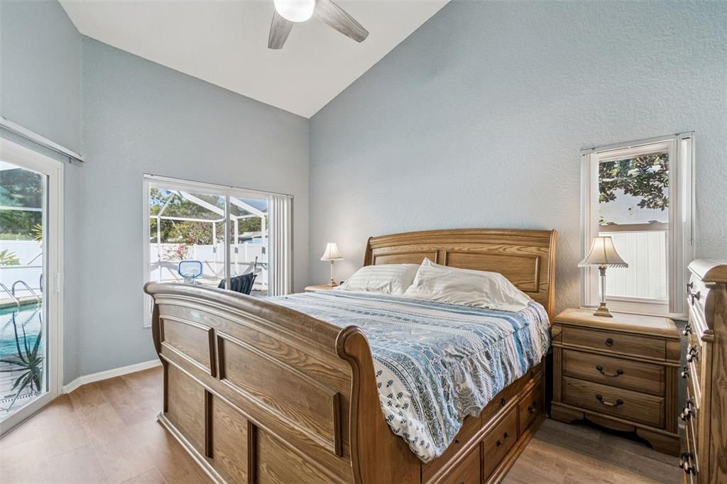 Под контрактом: $585,000 (4 спален, 3 ванн, 2078 Квадратных фут)