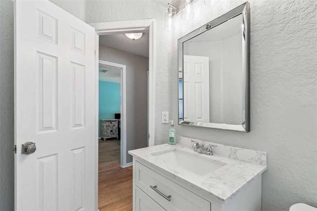 Под контрактом: $585,000 (4 спален, 3 ванн, 2078 Квадратных фут)