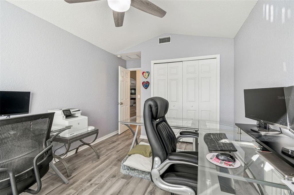 Под контрактом: $585,000 (4 спален, 3 ванн, 2078 Квадратных фут)