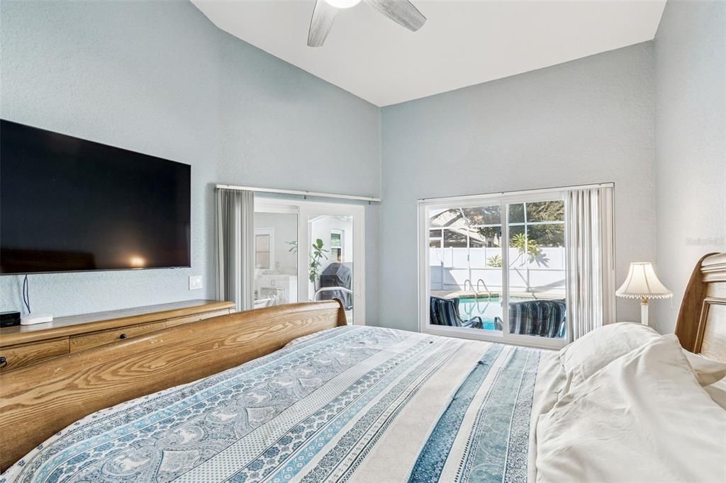 Под контрактом: $585,000 (4 спален, 3 ванн, 2078 Квадратных фут)