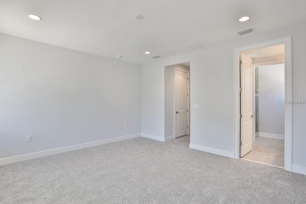 For Rent: $3,500 (3 beds, 2 baths, 1420 Square Feet)