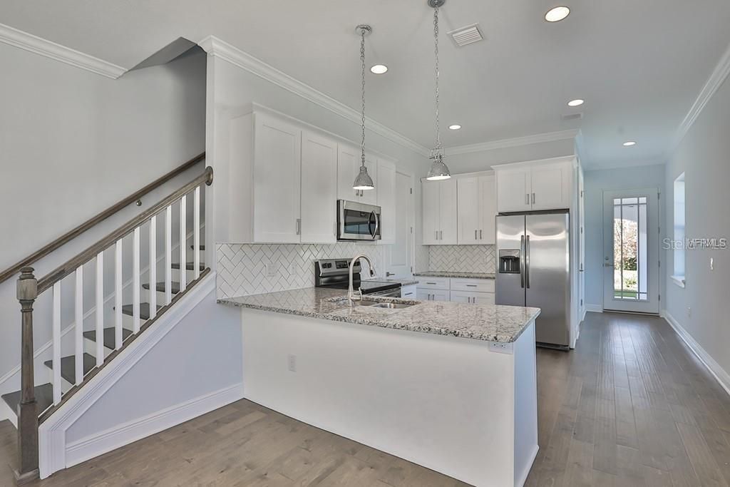 For Rent: $3,500 (3 beds, 2 baths, 1420 Square Feet)