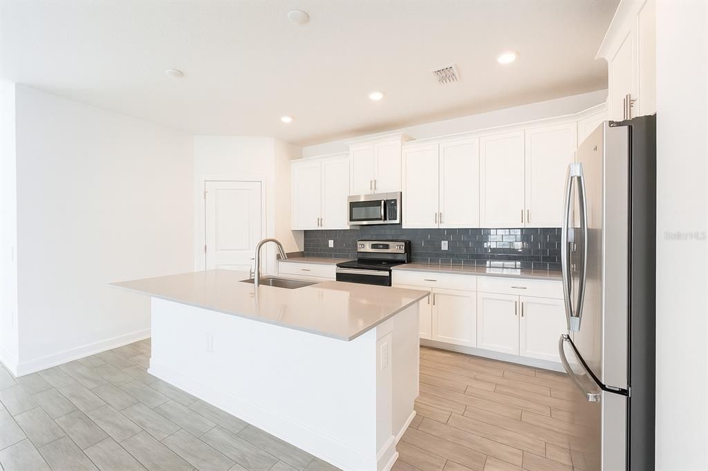 В аренду: $2,200 (4 спален, 3 ванн, 2006 Квадратных фут)