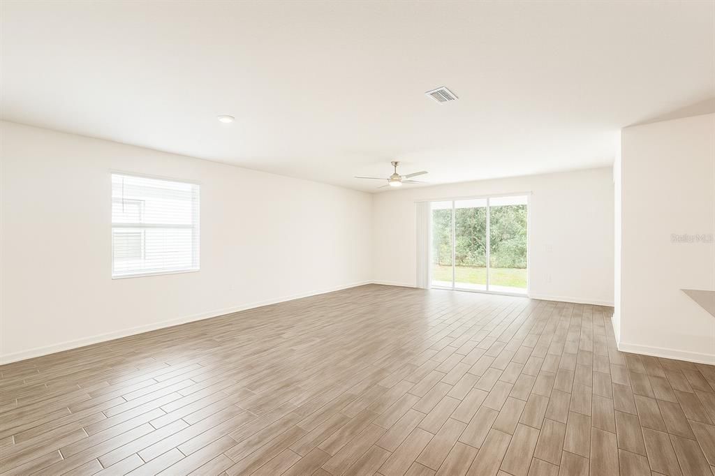 В аренду: $2,200 (4 спален, 3 ванн, 2006 Квадратных фут)