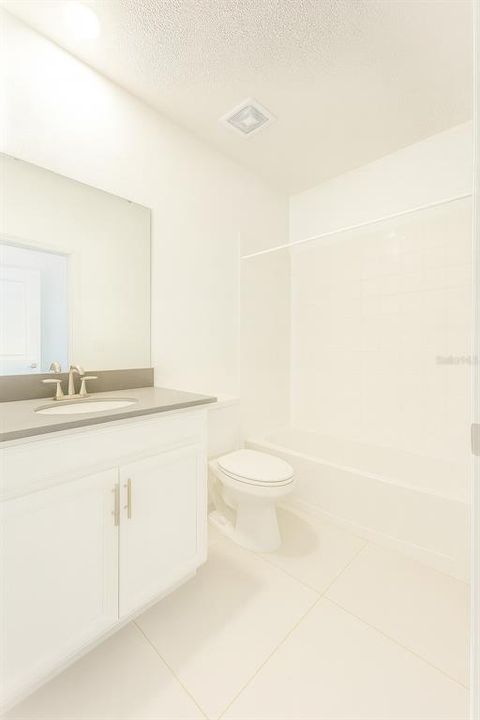 В аренду: $2,200 (4 спален, 3 ванн, 2006 Квадратных фут)