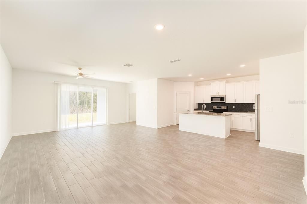 В аренду: $2,200 (4 спален, 3 ванн, 2006 Квадратных фут)