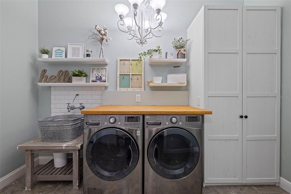 For Sale: $585,000 (4 beds, 3 baths, 2554 Square Feet)