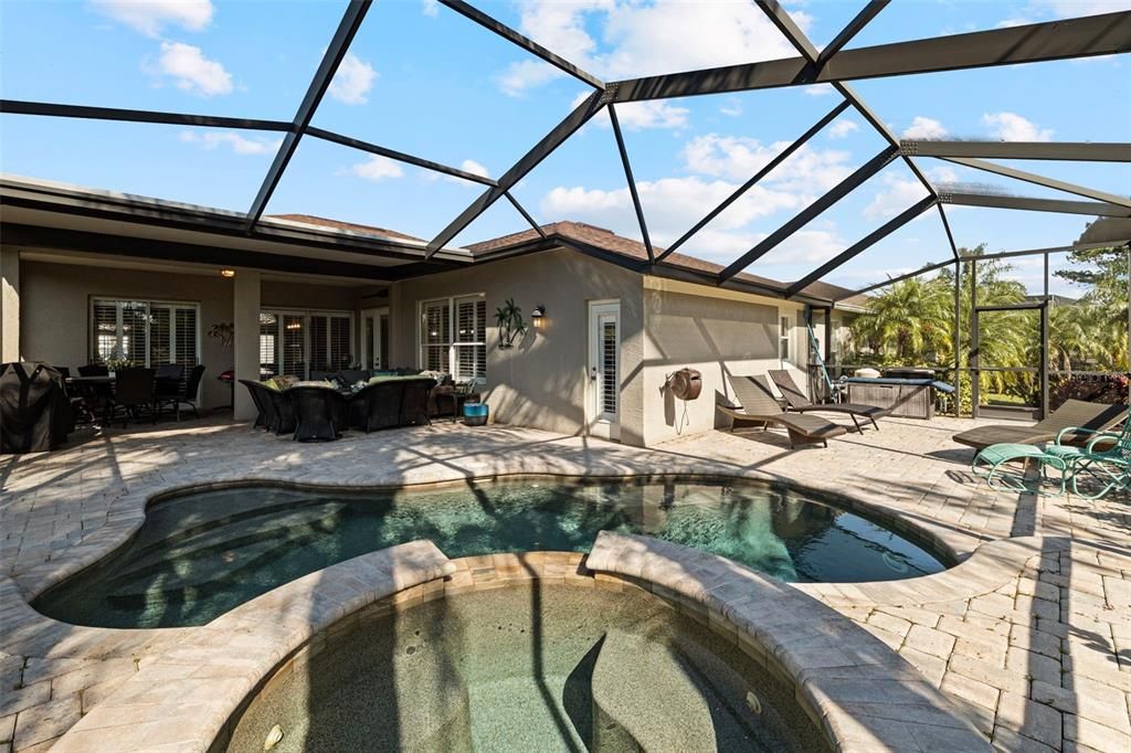 For Sale: $585,000 (4 beds, 3 baths, 2554 Square Feet)