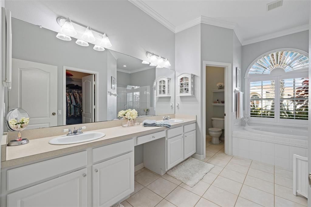 For Sale: $585,000 (4 beds, 3 baths, 2554 Square Feet)