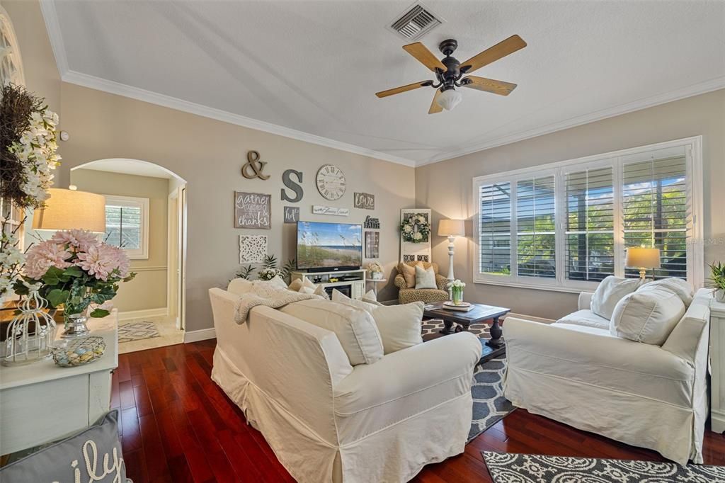 For Sale: $585,000 (4 beds, 3 baths, 2554 Square Feet)