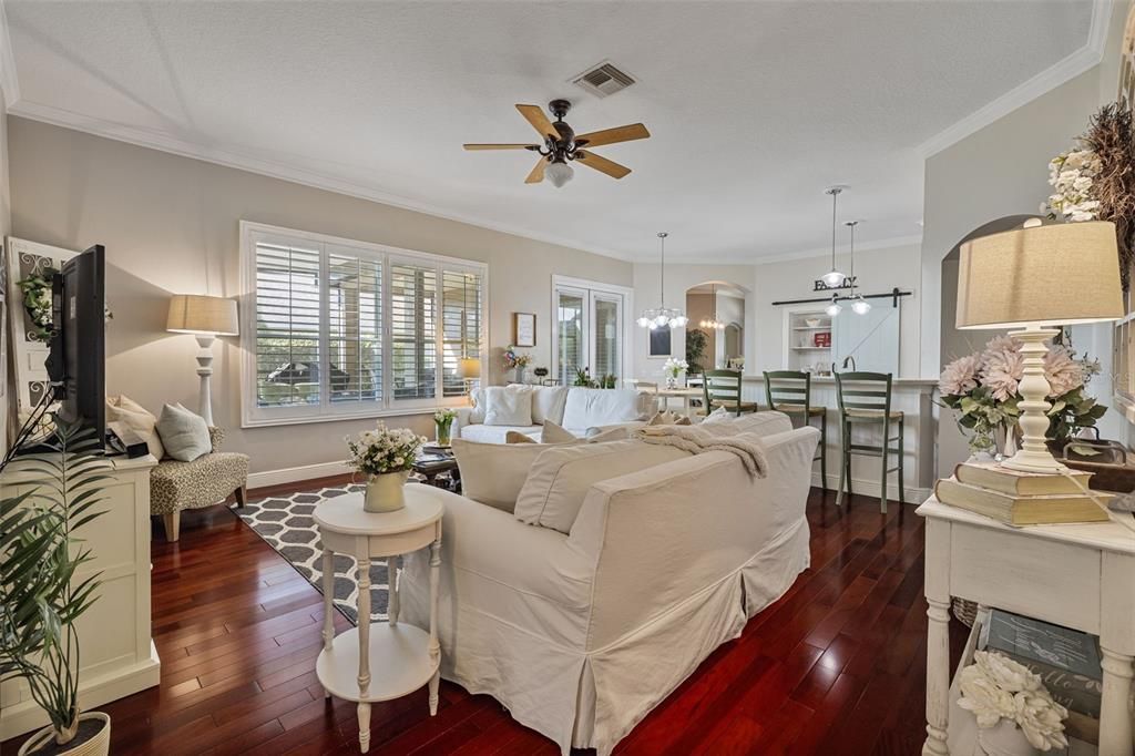 For Sale: $585,000 (4 beds, 3 baths, 2554 Square Feet)