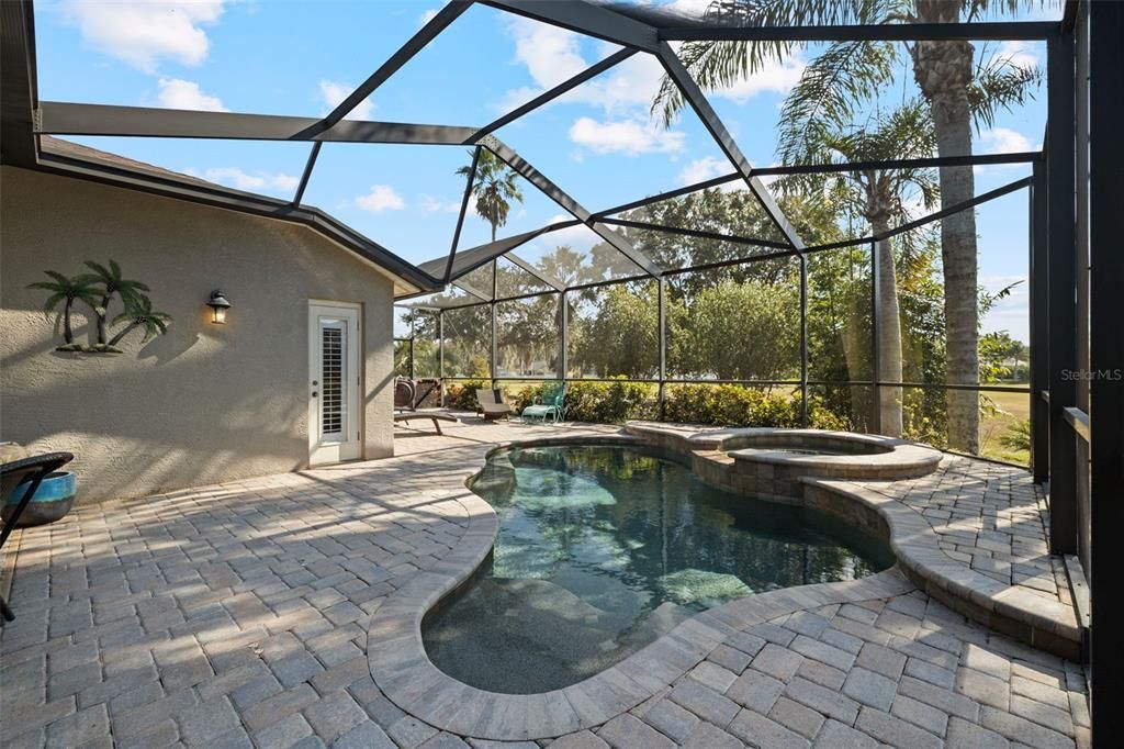 For Sale: $585,000 (4 beds, 3 baths, 2554 Square Feet)