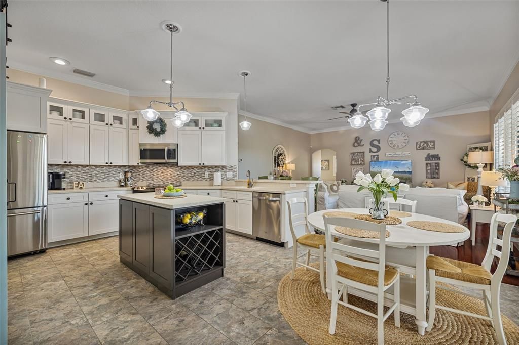 For Sale: $585,000 (4 beds, 3 baths, 2554 Square Feet)