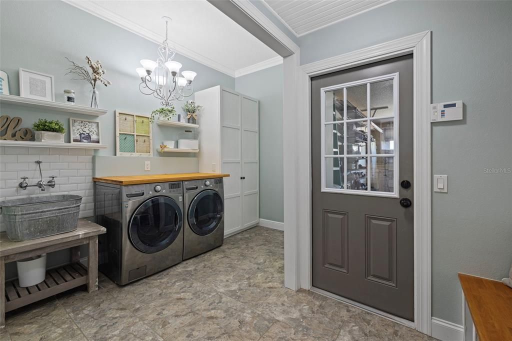 For Sale: $585,000 (4 beds, 3 baths, 2554 Square Feet)