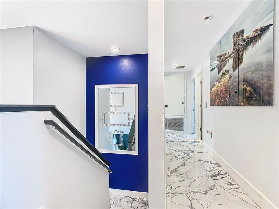 待售: $350,000 (4 贝兹, 2 浴室, 2104 平方英尺)