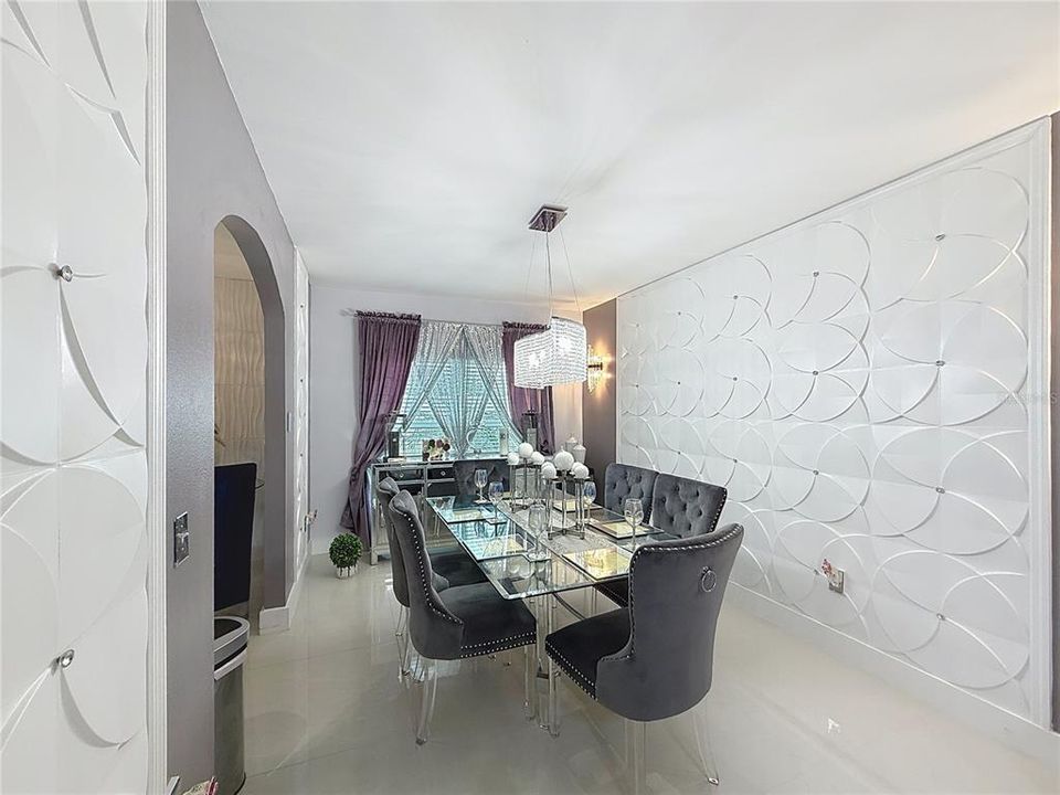 待售: $350,000 (4 贝兹, 2 浴室, 2104 平方英尺)