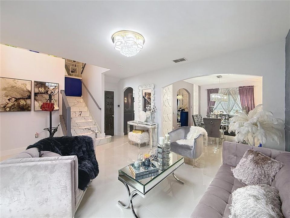 待售: $350,000 (4 贝兹, 2 浴室, 2104 平方英尺)