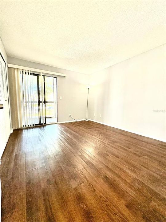 For Rent: $1,200 (1 beds, 1 baths, 635 Square Feet)