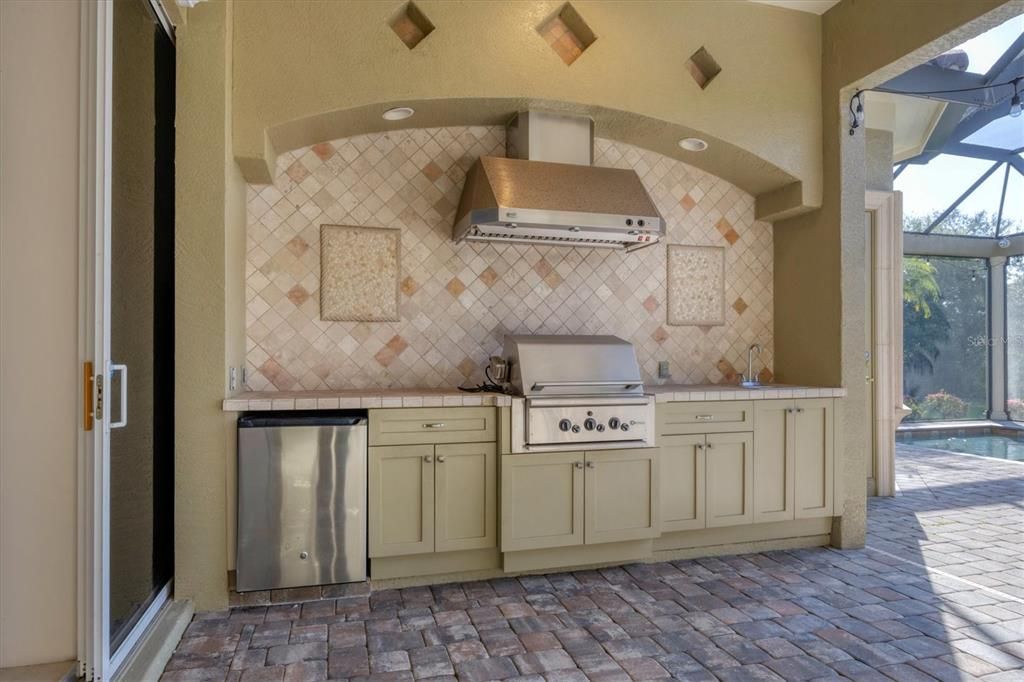 На продажу: $1,990,000 (4 спален, 4 ванн, 4864 Квадратных фут)