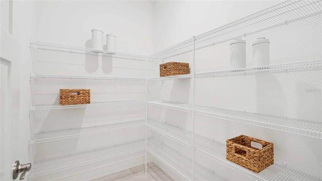 На продажу: $415,990 (4 спален, 3 ванн, 3209 Квадратных фут)