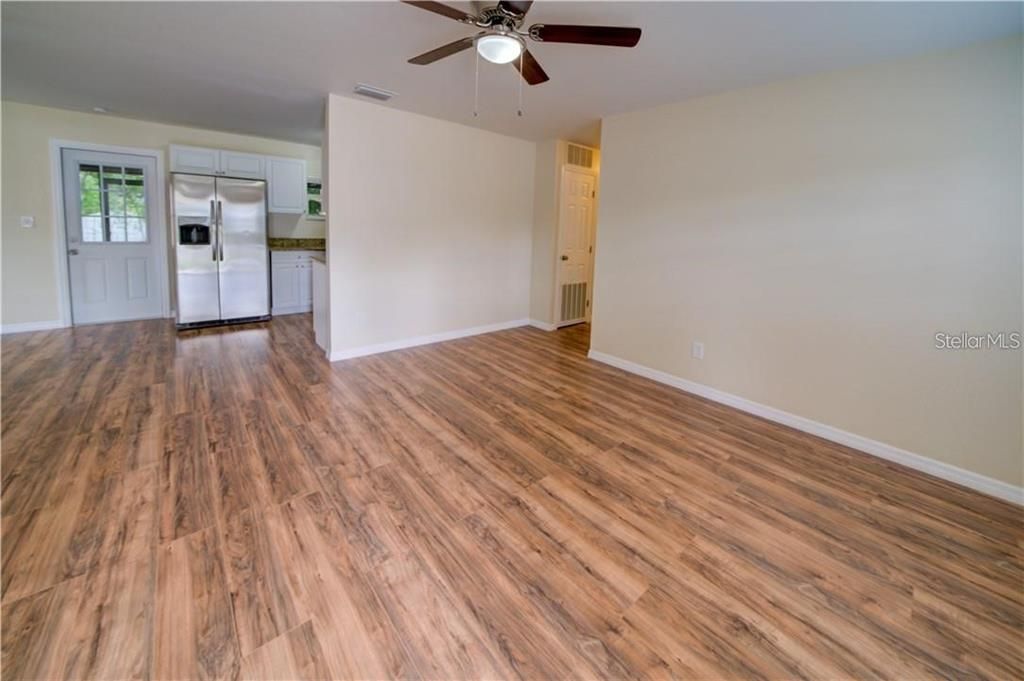 For Sale: $340,000 (3 beds, 1 baths, 1200 Square Feet)