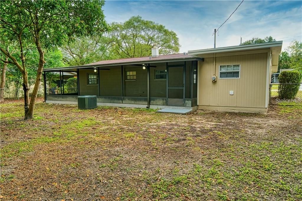 For Sale: $340,000 (3 beds, 1 baths, 1200 Square Feet)