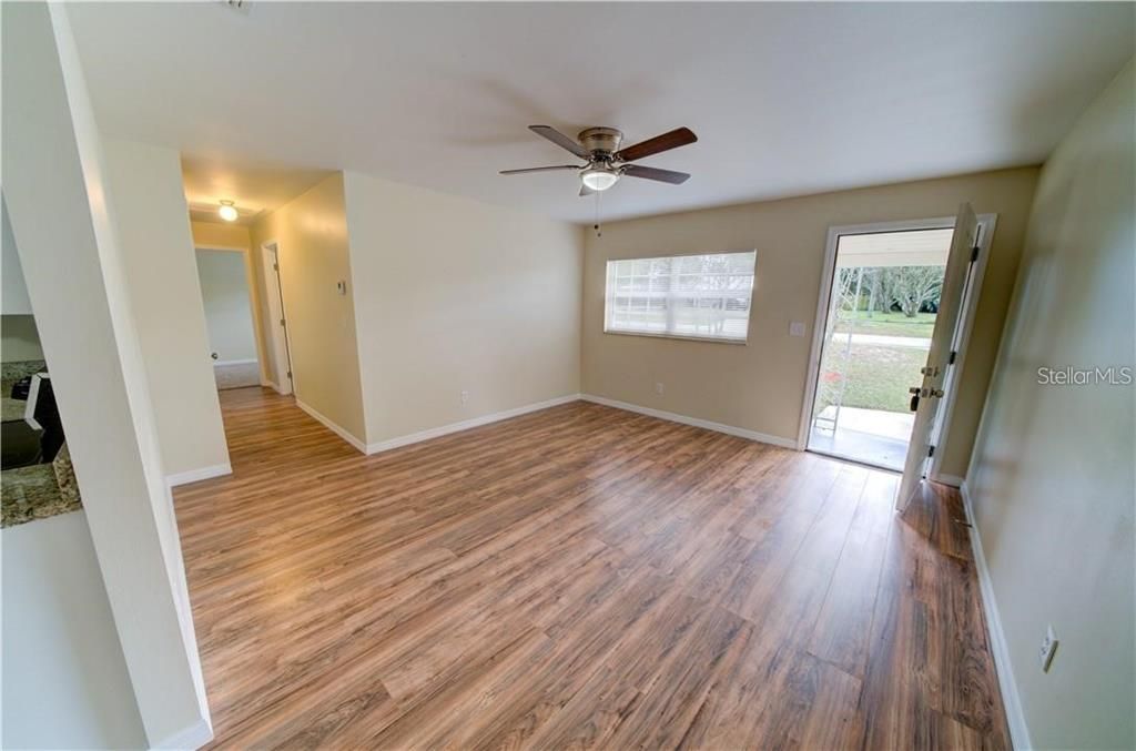 For Sale: $340,000 (3 beds, 1 baths, 1200 Square Feet)