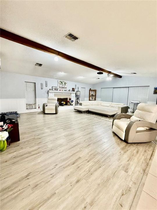 For Sale: $499,000 (4 beds, 2 baths, 2276 Square Feet)