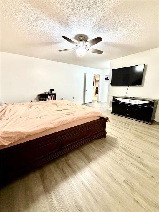 For Sale: $499,000 (4 beds, 2 baths, 2276 Square Feet)