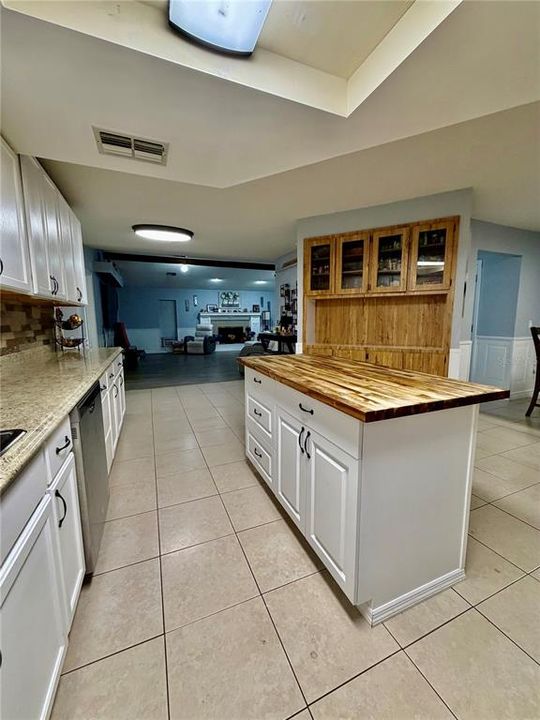 For Sale: $499,000 (4 beds, 2 baths, 2276 Square Feet)