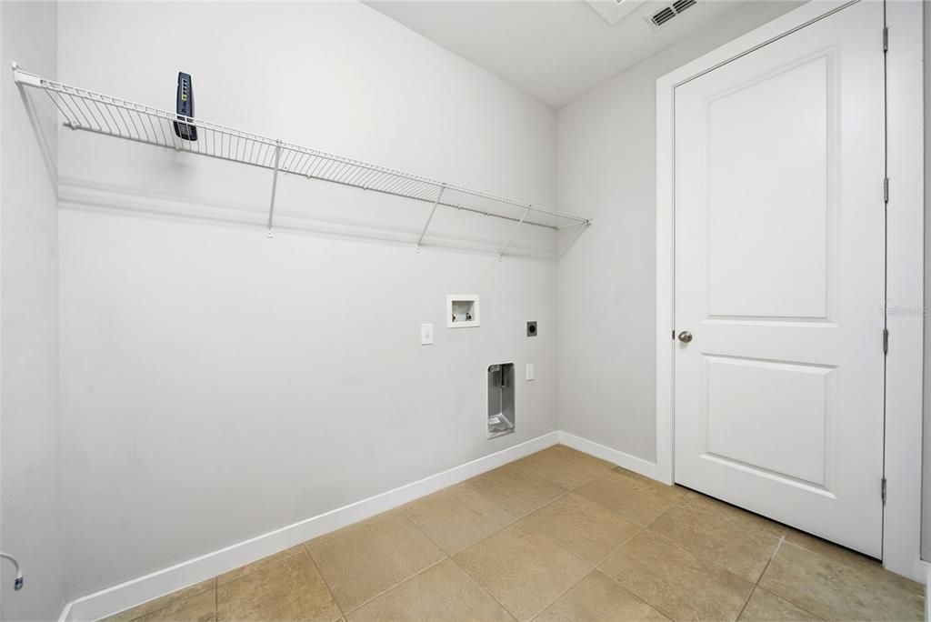 Active With Contract: $860,000 (4 beds, 3 baths, 2992 Square Feet)